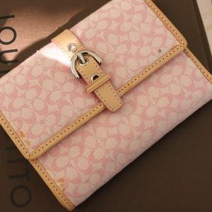 NEW COACH Wallet in pink & cream